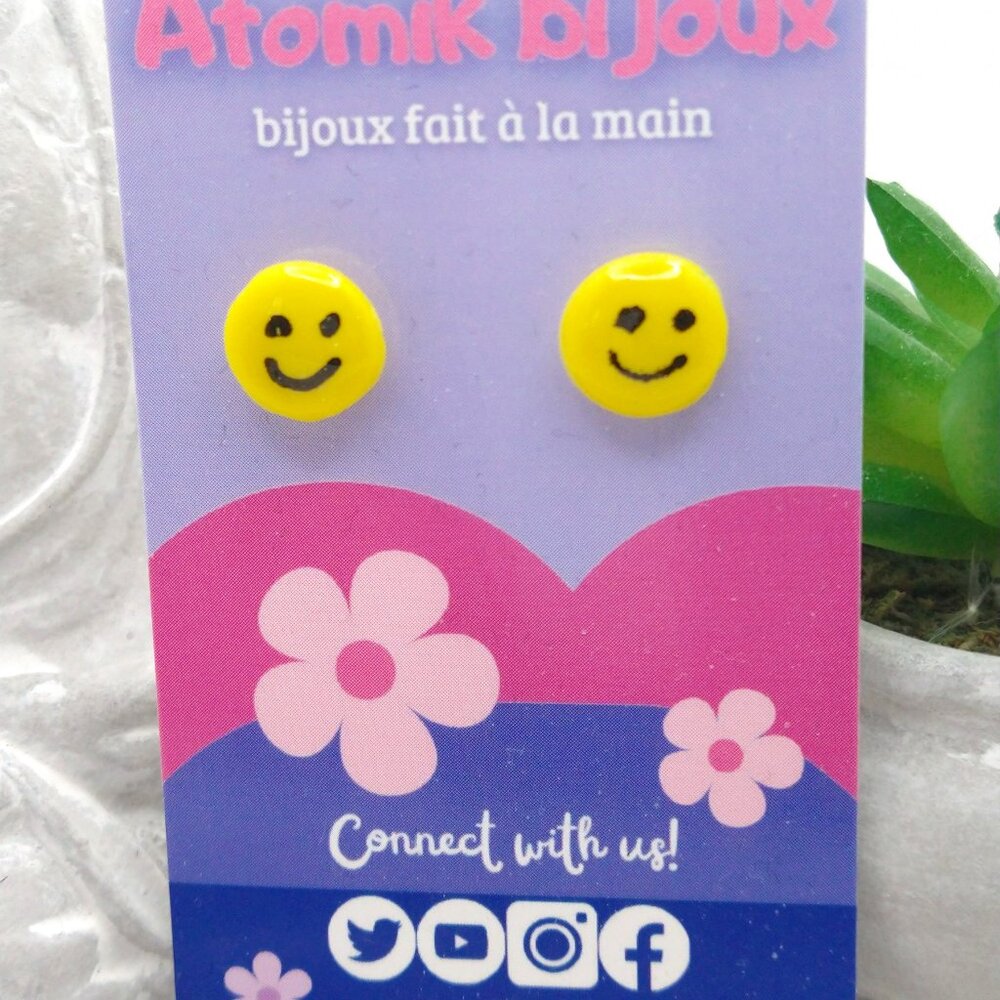 Handmade yellow polymer clay earrings. Boucles d'oreilles fait à la main